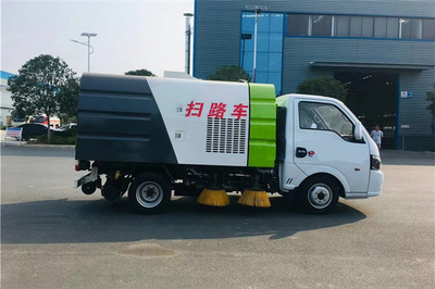 高效環(huán)保，城市清潔新選擇——國六東風(fēng)途逸3方掃路車解析